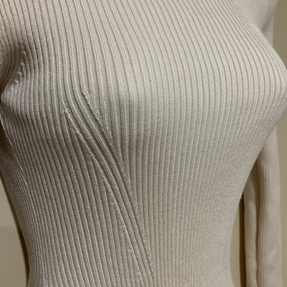 Fitted dress - Picture 4 of 9